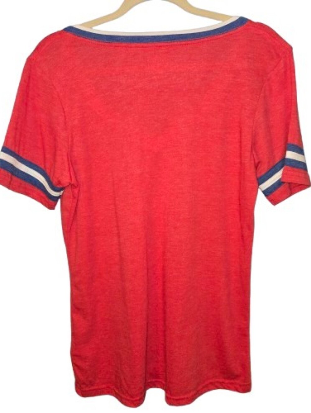 MLB Campus Lifestyle Philadelphia Phillies V-Neck Ringer Tee - Picture 2 of 6